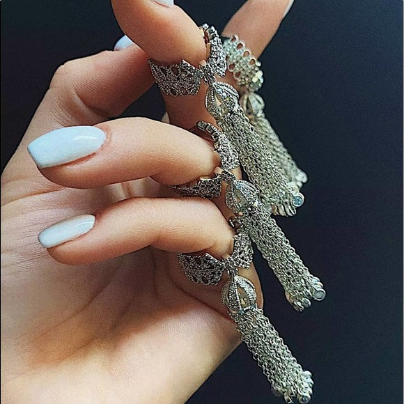 NEW WHITE GOLD PLATED CROWN TASSEL ADJUSTABLE RESIZABLE STATEMENT RING - Picture 2 of 11